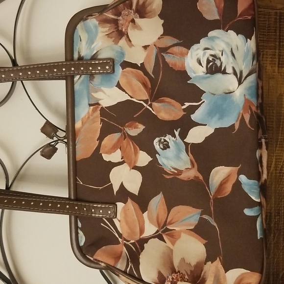 Isabella Fiore gorgeous bag - Picture 7 of 12